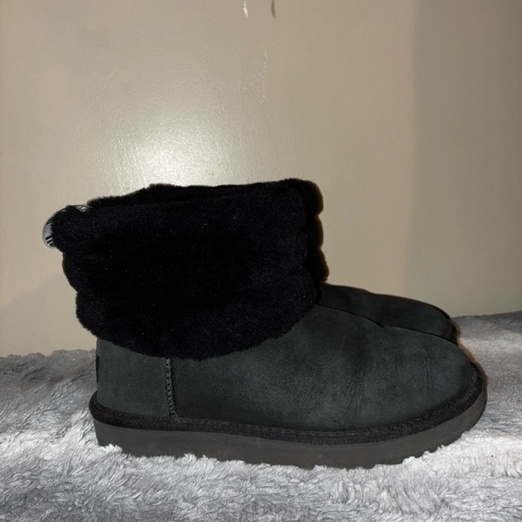 Ugg Women Black Suede Sheepskin Classic Mini Fluff Short Boots Size 7 Euro 38 - Picture 2 of 9